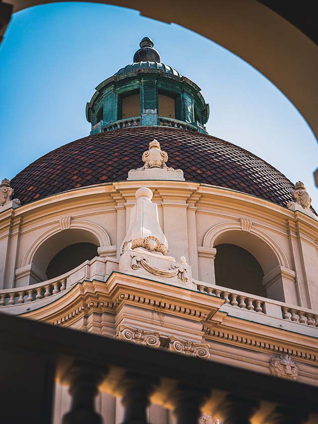 An exterior view of the renaissance-style Pasadena City Hall building in Los Angeles County, California, USA near ELS Language Centers.